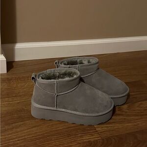 Cushionaire platform boots